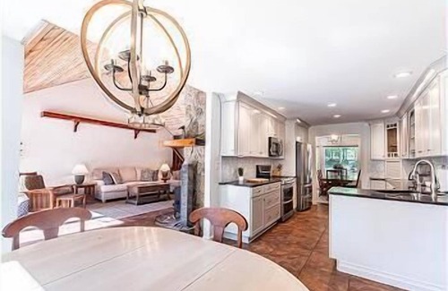 Lake Oconee House | Dare to dream with a full dock on Lake Oconee