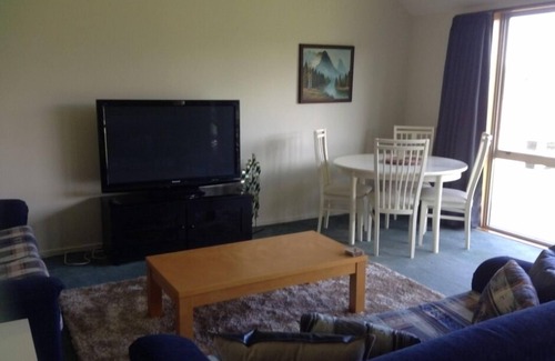 Darfield Apartment | Darfield right on the main street U2