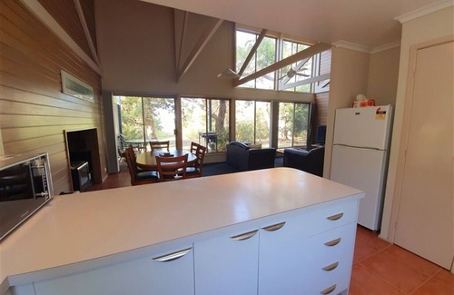 Forge Creek Apartment | Dargo - 1 Nt(waterfront)