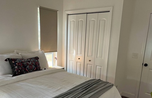 Darien Cottage | Darien, Fort King George area, perfect for 'snowbirds.' 2 bed 2 bath