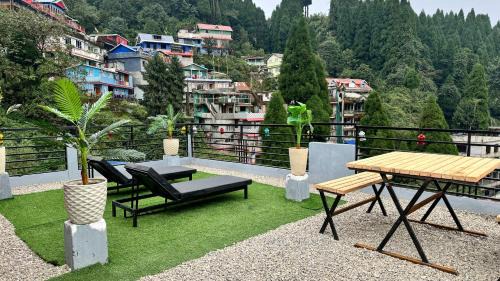 Darjeeling Hotel | Darjeeling Hillside Inn