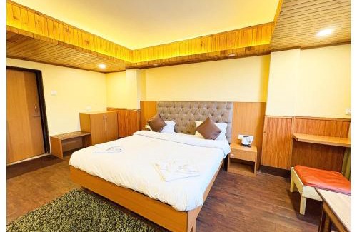 Darjeeling House | Darjeeling Mall is 700 m From Apsara Darjeeling Pure veg