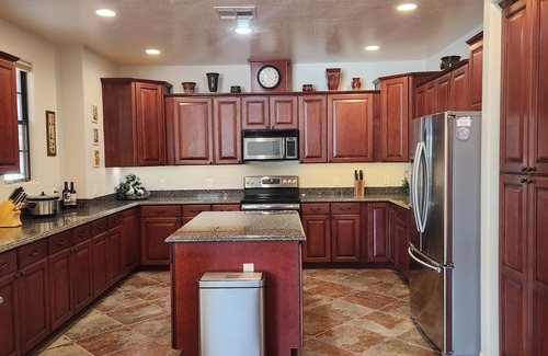 Wellton House | DARLENES ON THE PIER nSnowbird Seasonal rental on the lake!