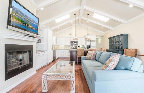 West Newport House | Darling 3Br Cottage On Quiet Street 5 Min Walk To Beach By Beachview Rentals