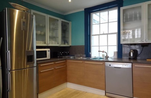 Kemptown House | Darling By the Seaside - By Crown Gardens Holiday Homes