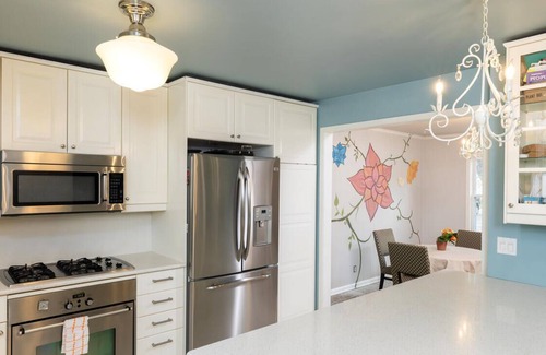 Edina House | Darling cozy house for rental over the holidays!