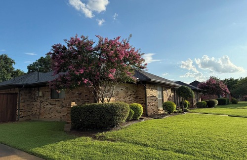 Highland Village House | Darling Mid-Century Ranch on Quiet, Large Lot