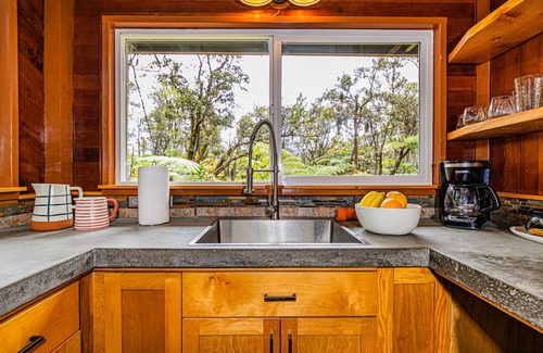 Royal Hawaiian Estates Cottage | Darling, Private Cottage Near Hawaii Volcanoes Nat'l Park
