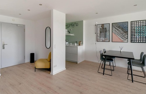 Mitte Apartment | Darmstadt Wilhelminenstr | Suite XXL + Sofa Bed