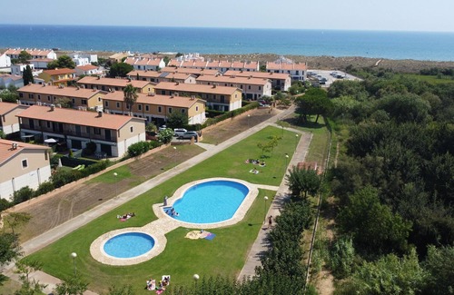 Mas Pinell Ski Chalet | Daró 3D 05 - A/C, pool and 200m from the beach