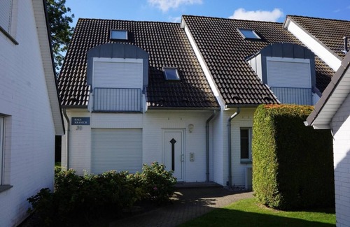 Zingst Apartment | Darßer Weg 38 Whg. 24 - Cozy vacation apartment in an apartment house in