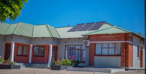 Livingstone Apartment | Darter Road Air conditioned apartment