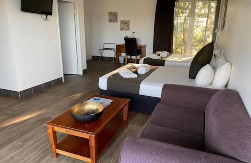 Winnellie Hotel | Darwin Resort