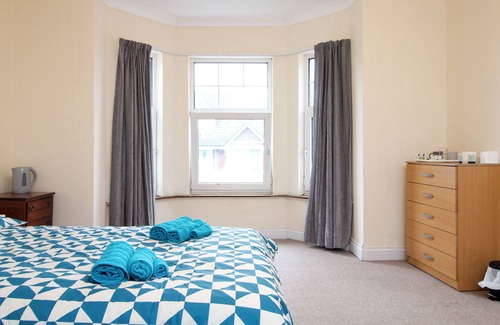 Shirley House | Darwin road guest house room 2