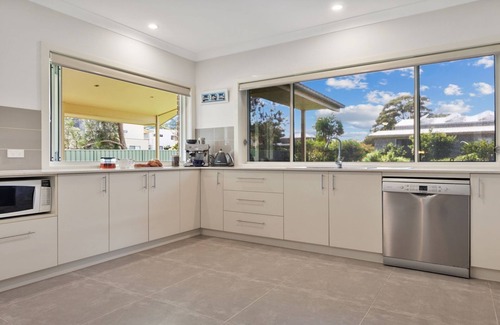 Callala Bay House | Darya Dream – 400m stroll to Callala Bay