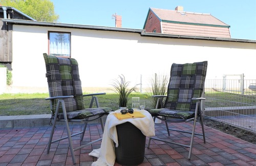 Ostseebad Wustrow Apartment | Das Appartement Befindet Sich im Erdgeschoss des Deutschen Hauses und ist für ma