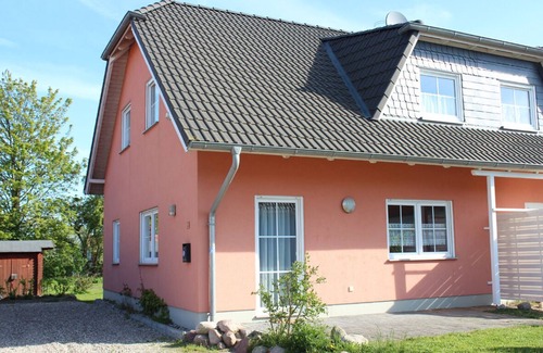 Blengow House | Das Wunderschöne Feriendoppelhaus Befindet Sich im Herrenhausensemble Mitten in der Natur, ein Idealer Platz um Ruhe und Erholung zu Finden
