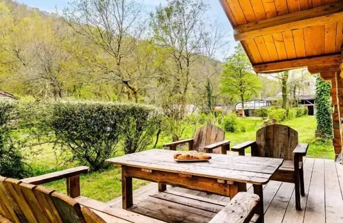 Locmaria-Berrien Ski Chalet | Das Haus der Minderjährigen - 2 Schlafzimmer - ohne Sanitäranlagen 4 Personen