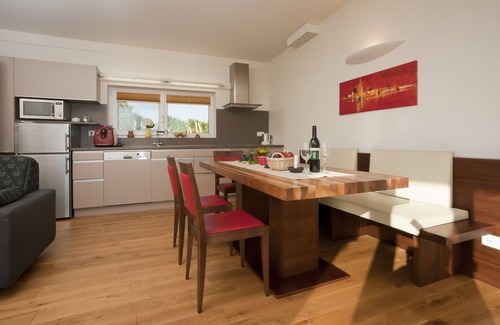 Johnsdorf-Brunn House | "das nussberg" holiday home in the vineyard