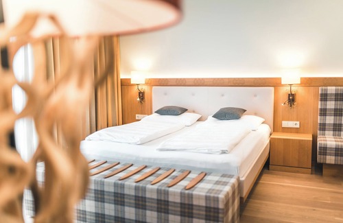 Sankt Salvator Hotel | Das Salvator - Iris Porsche Landhotel