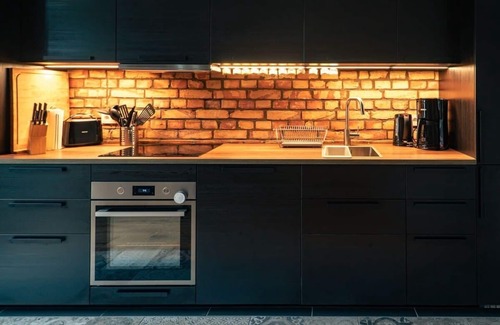 Gelbensande House | Das Sterf Summary: A