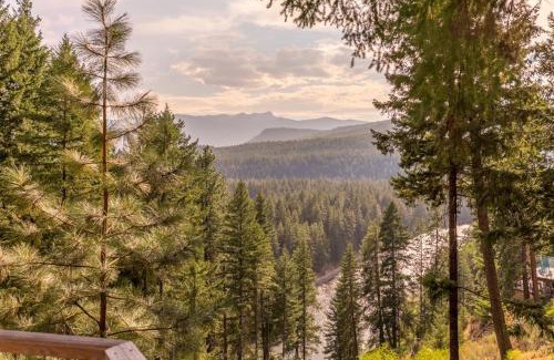 Leavenworth House | Das Tree Haus by NW Comfy Cabins
