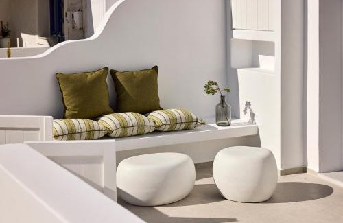 Tripiti House | Dash Milos