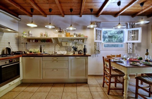 Kato Korakiana House | Dassia House - Large plot, 1700m from the sea.