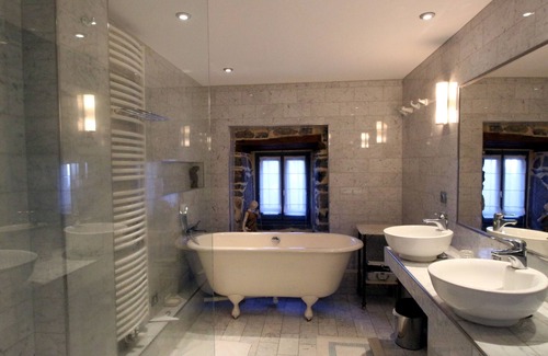 Saint-Anastaise House | Datcha Anastasia