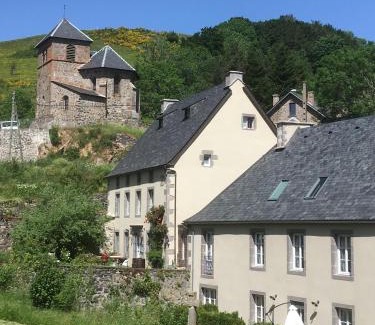 Saint-Anastaise House | DATCHA ANASTASIA