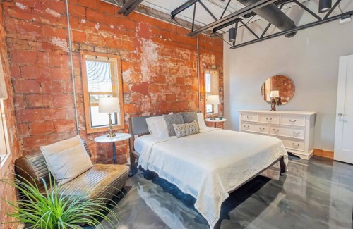 Jacksonville Hotel | Date Night Redefined! Boutique Hotel *Must See*