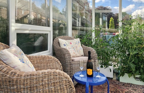 Kniveton Cottage | Dating back to 1750 and retaining much of its character and charm.