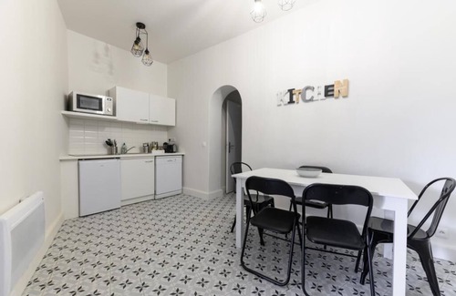 Auteuil Apartment | Daumier, 2 Bdrs, 6-8 people, Flat near La Seine, Great Location