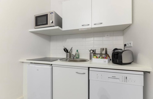Auteuil Apartment | Daumier, 2 Bdrs, 6-8 people, Flat near La Seine, Great Location