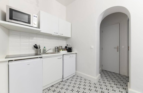 Auteuil Apartment | Daumier, 2 Bdrs, 6-8 people, Flat near La Seine, Great Location