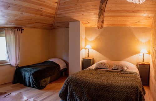 Saint-Pierre-de-Bressieux Other | Dauphinoise adobe farmhouse in the heart of a Vercors horse stud farm