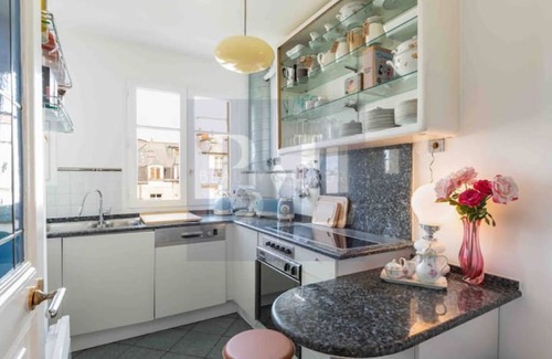 Quartier de la Monnaie Apartment | Dauphine Lux 6emne arrondissement center of Saint Germain 2beds 1bath
