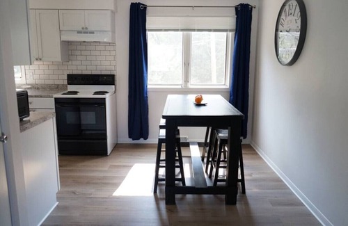 Davenport Apartment | Davenport Delight ~ 2BR Townhouse