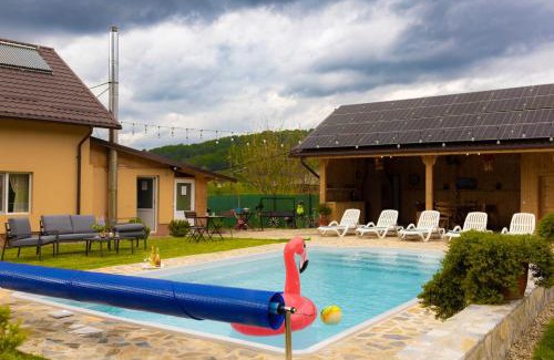 Gura Barbuletului House | David House Piscina incalzita si jacuzzi