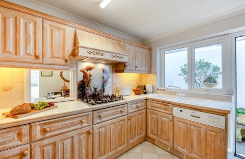 West Bay House | Davids Cliff Walk - Two Bedroom House, Sleeps 4