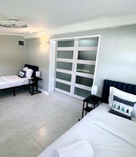 Croissant Park House | Davie Spring