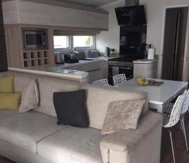 Ringwood House | Davies Caravans on Oakdene Forest Park 2 bedroom holiday home - entertainment passes included