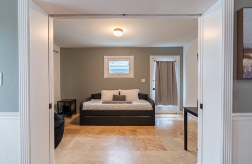 Davis Islands House | Davis Island Getaway - Ocean & Cruise Ship Views