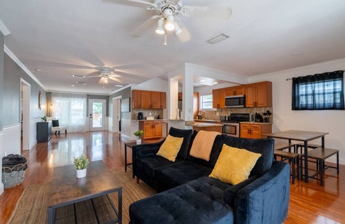 Davis Islands House | Davis Island Getaway - Ocean & Cruise Ship Views