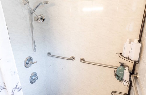 Davis Islands House | Davis Island Getaway - Ocean & Cruise Ship Views