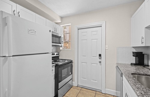 Davis Islands Apartment | Davis Islands 1 Bedroom Grecian Island