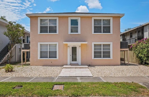 Davis Islands Apartment | Davis Islands 1 Bedroom Grecian Island
