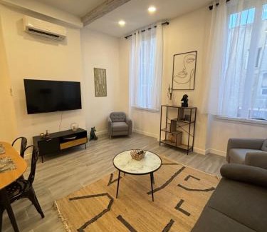 Opera Apartment | Davso loc1