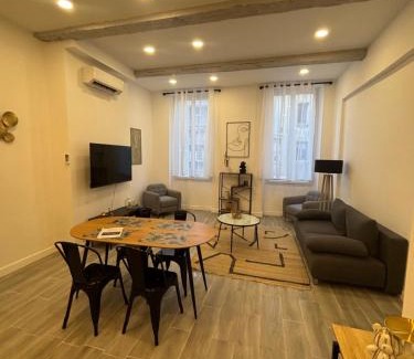 Opera Apartment | Davso loc1