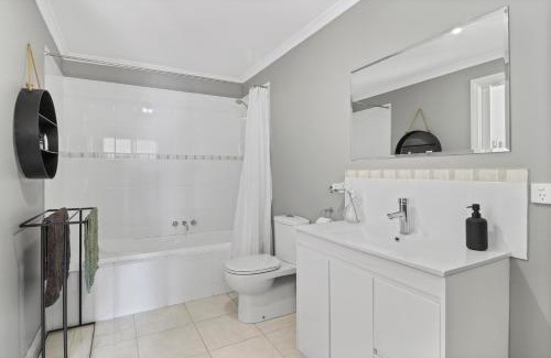 Bonnie Doon House | Dawn Retreat